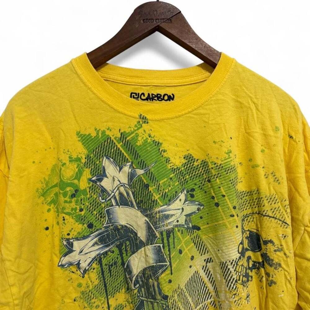 Carbon Vintage Y2K Cross & Skull Graphic T-Shirt XL